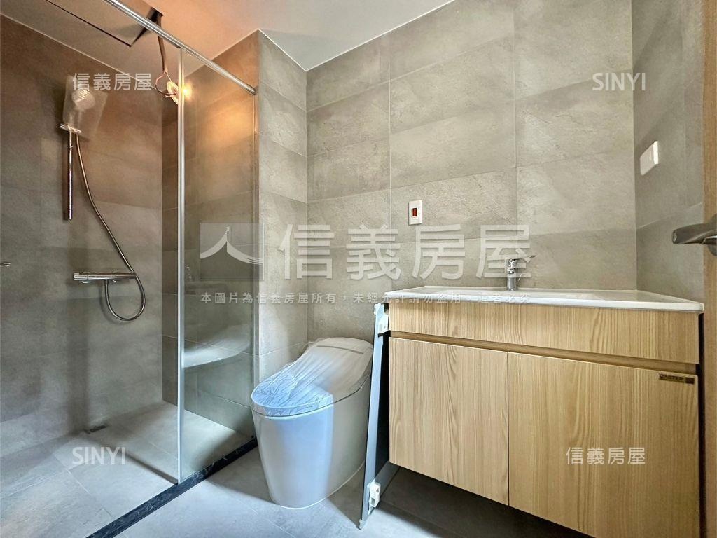 聚富滿滿三房平車質感佳房屋室內格局與周邊環境