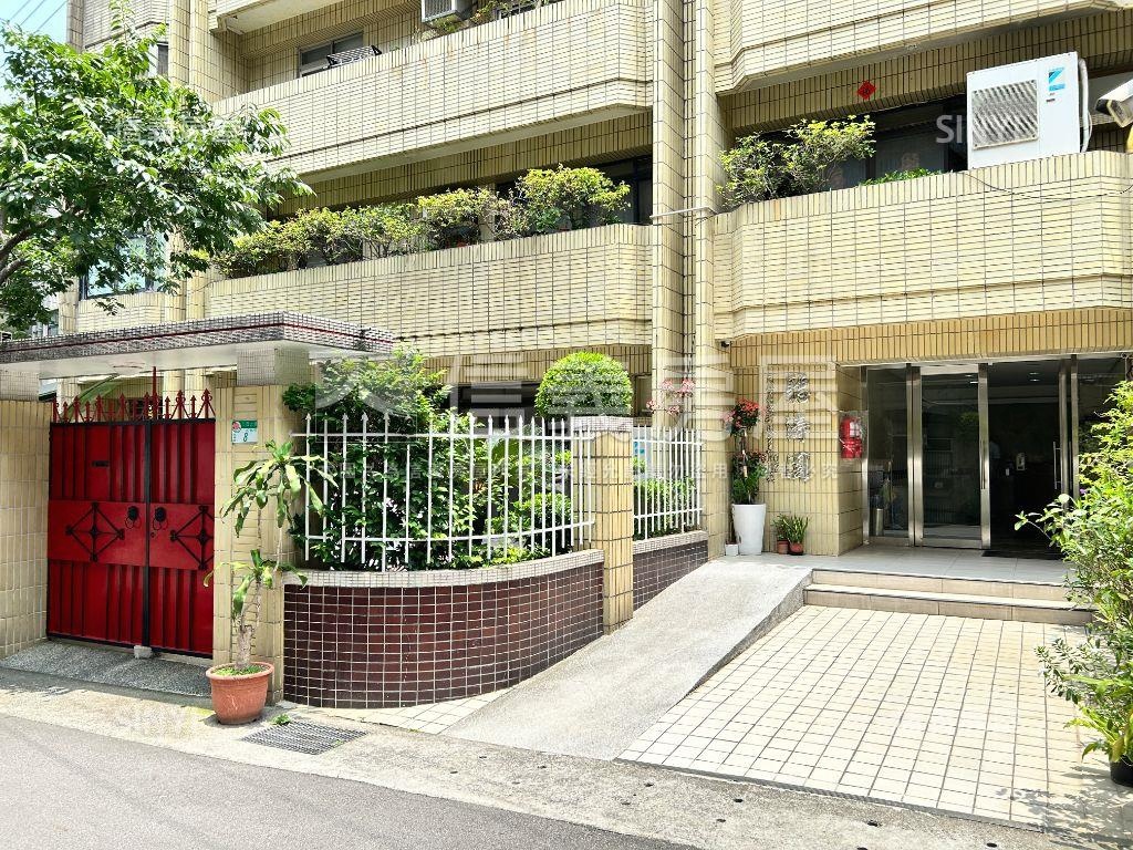 天母聽濤園４房車位美廈房屋室內格局與周邊環境