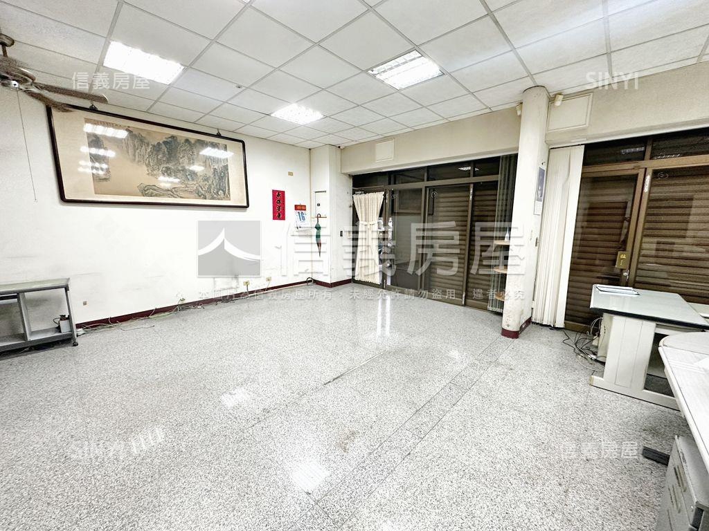陽明商圈面寬燙金雙店面房屋室內格局與周邊環境