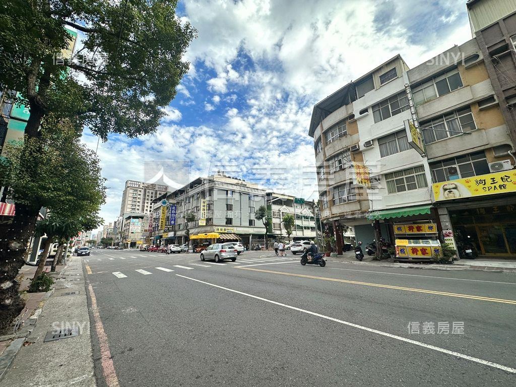 陽明商圈面寬燙金雙店面房屋室內格局與周邊環境