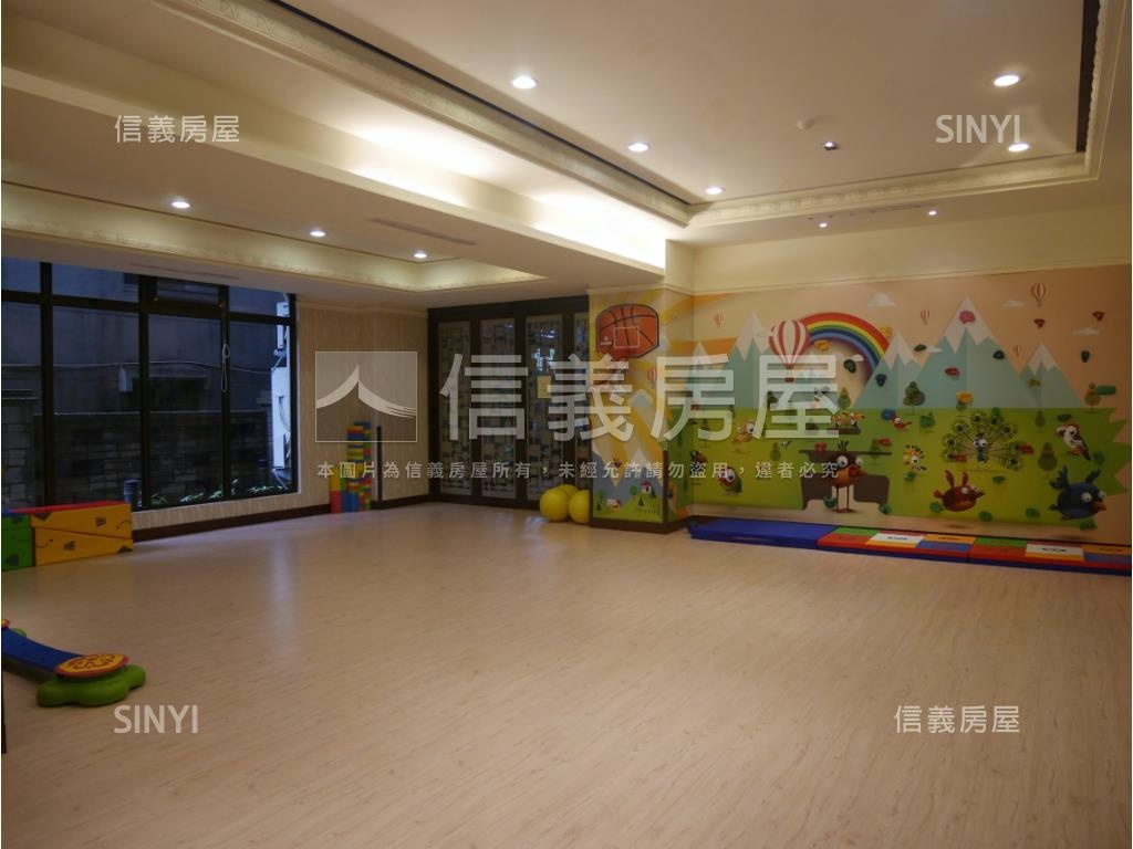 捷運大坪林稀有大套房房屋室內格局與周邊環境