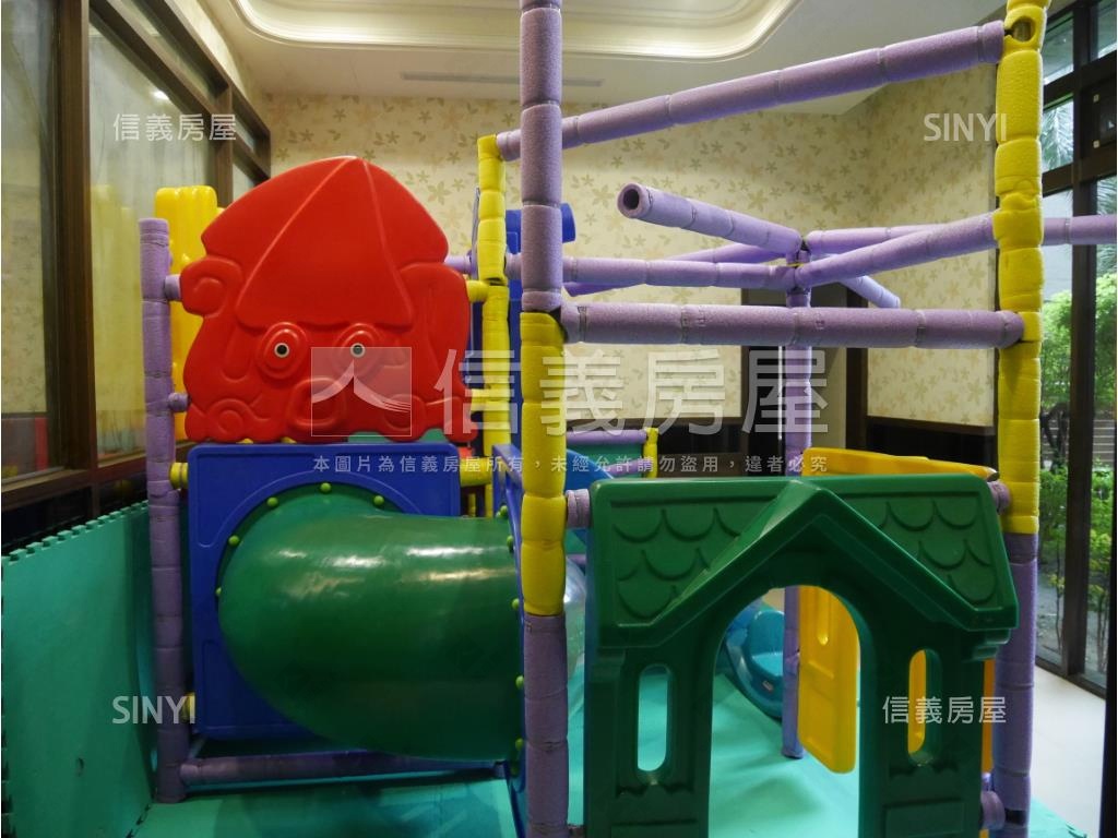 捷運大坪林稀有大套房房屋室內格局與周邊環境