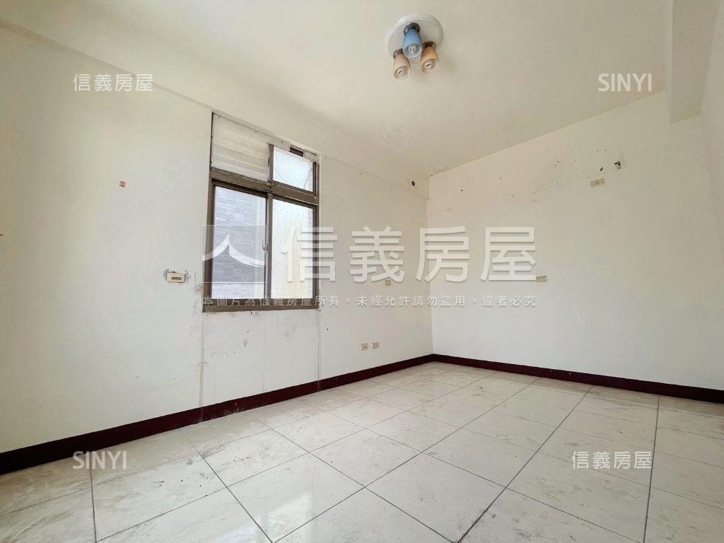 嘉濱邊間透天有車位房屋室內格局與周邊環境