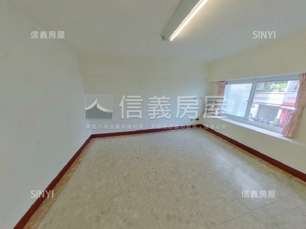 左營高鐵生活圈正路金店面房屋室內格局與周邊環境