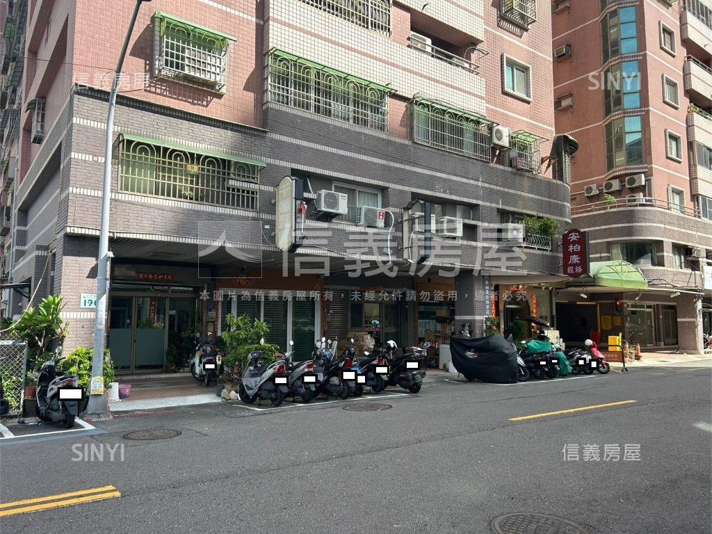 左營高鐵生活圈正路金店面房屋室內格局與周邊環境