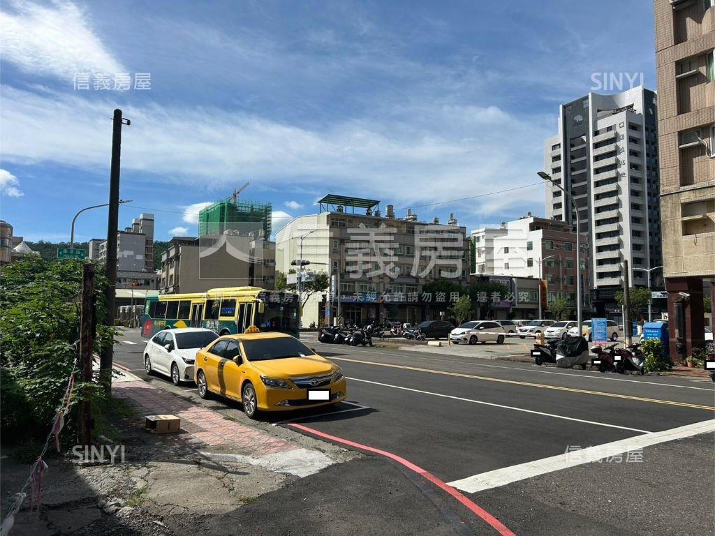 左營高鐵生活圈正路金店面房屋室內格局與周邊環境