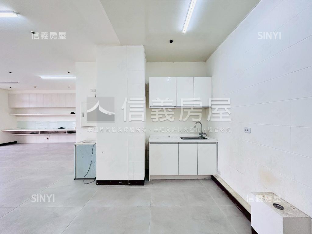 桃園中山天廈商辦平面車位房屋室內格局與周邊環境