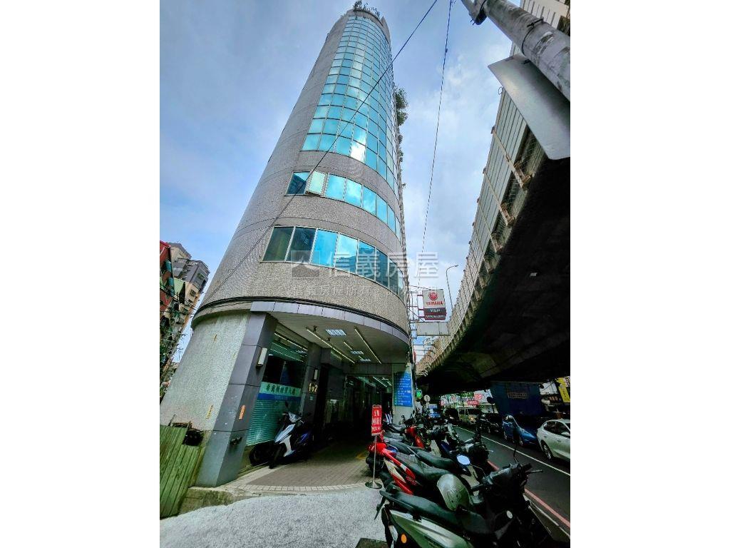 希爾頓一層一戶辦公房屋室內格局與周邊環境