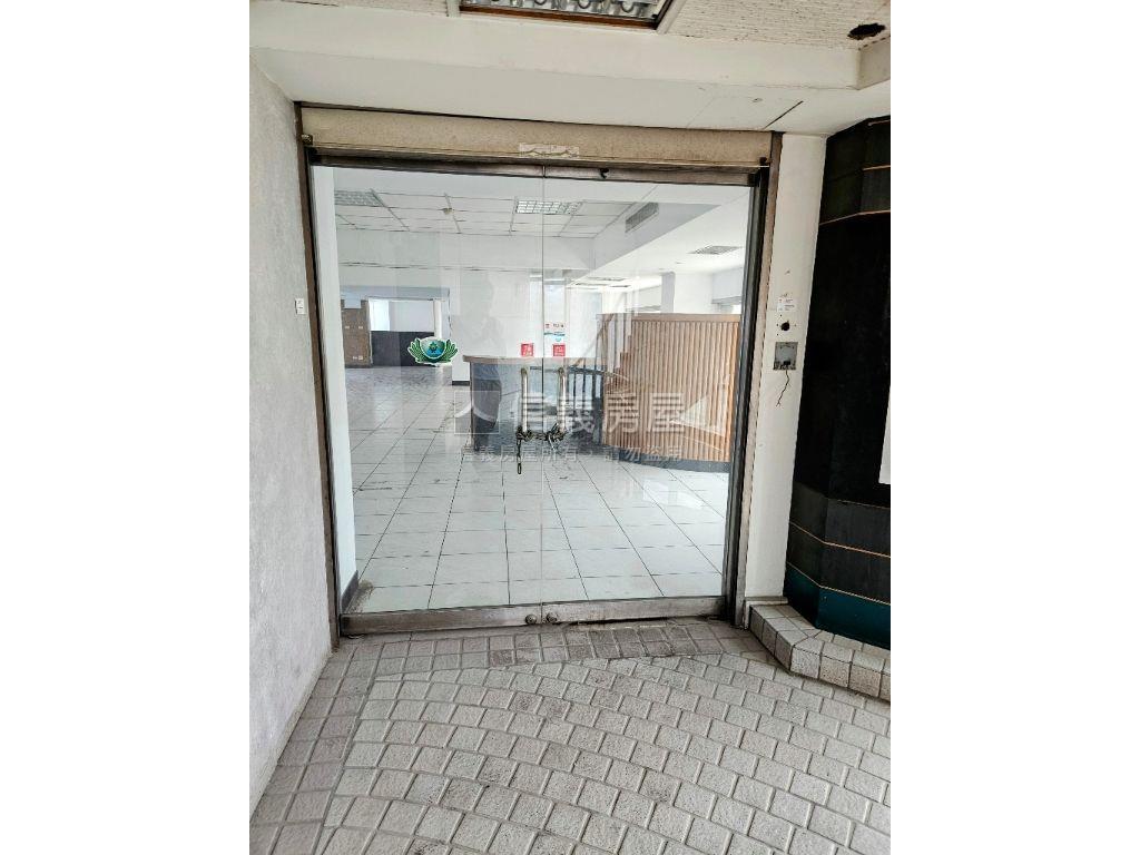 希爾頓一層一戶辦公房屋室內格局與周邊環境