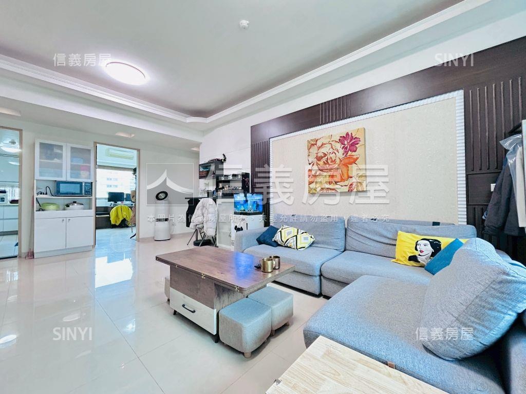 竹城新宿四房車位房屋室內格局與周邊環境