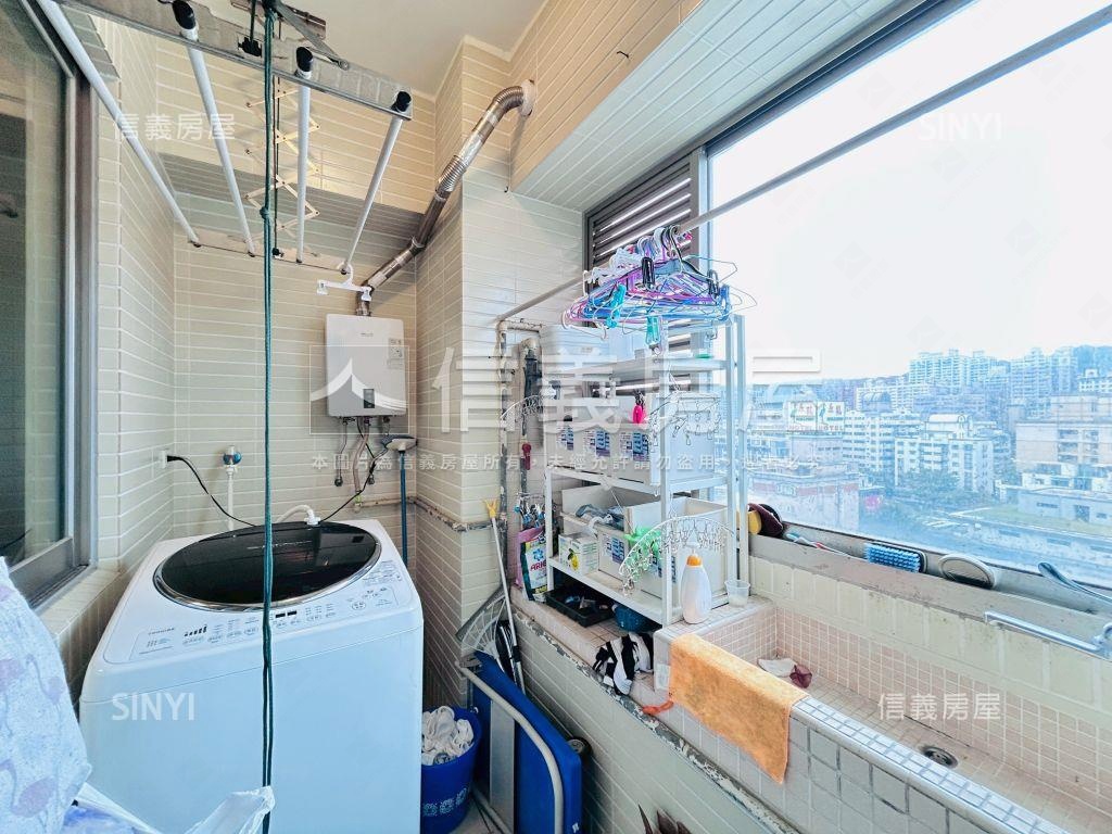 竹城新宿四房車位房屋室內格局與周邊環境