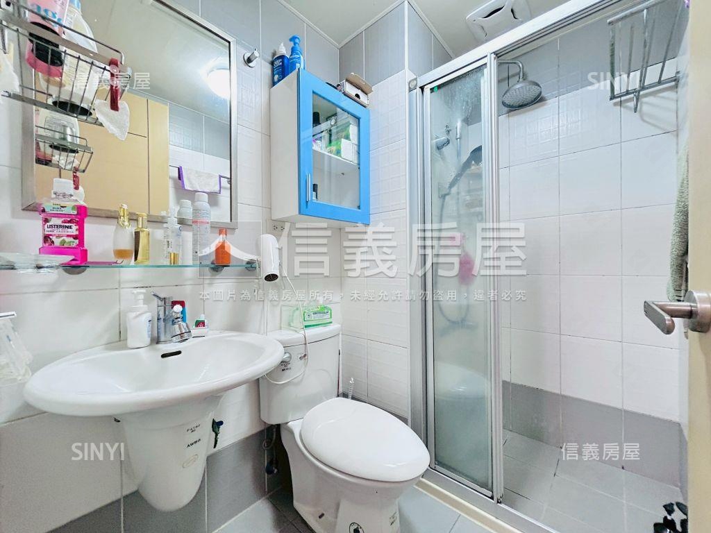 竹城新宿四房車位房屋室內格局與周邊環境