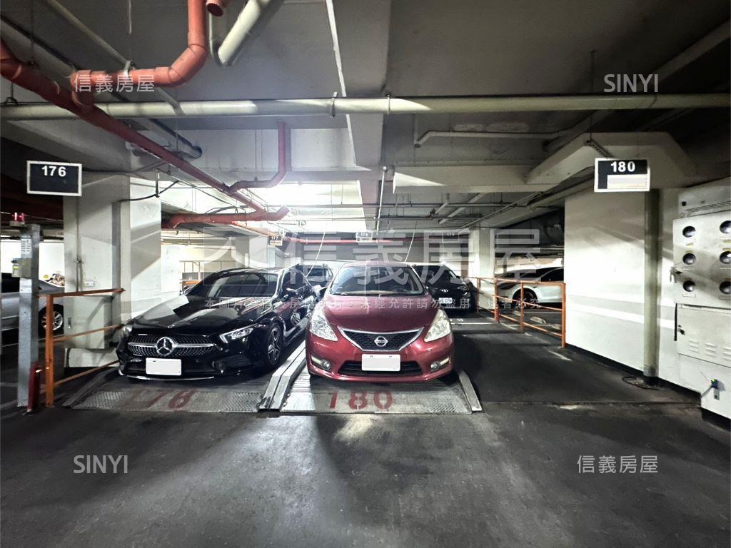 竹城新宿四房車位房屋室內格局與周邊環境