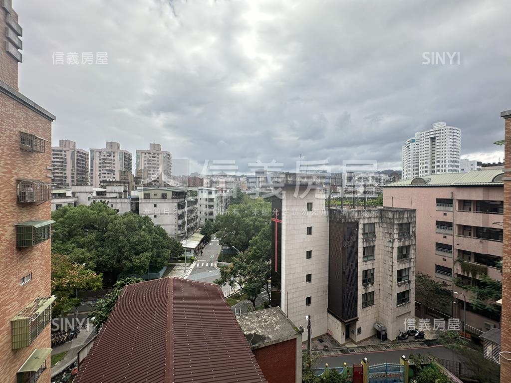 第一站三面採光捷運宅房屋室內格局與周邊環境