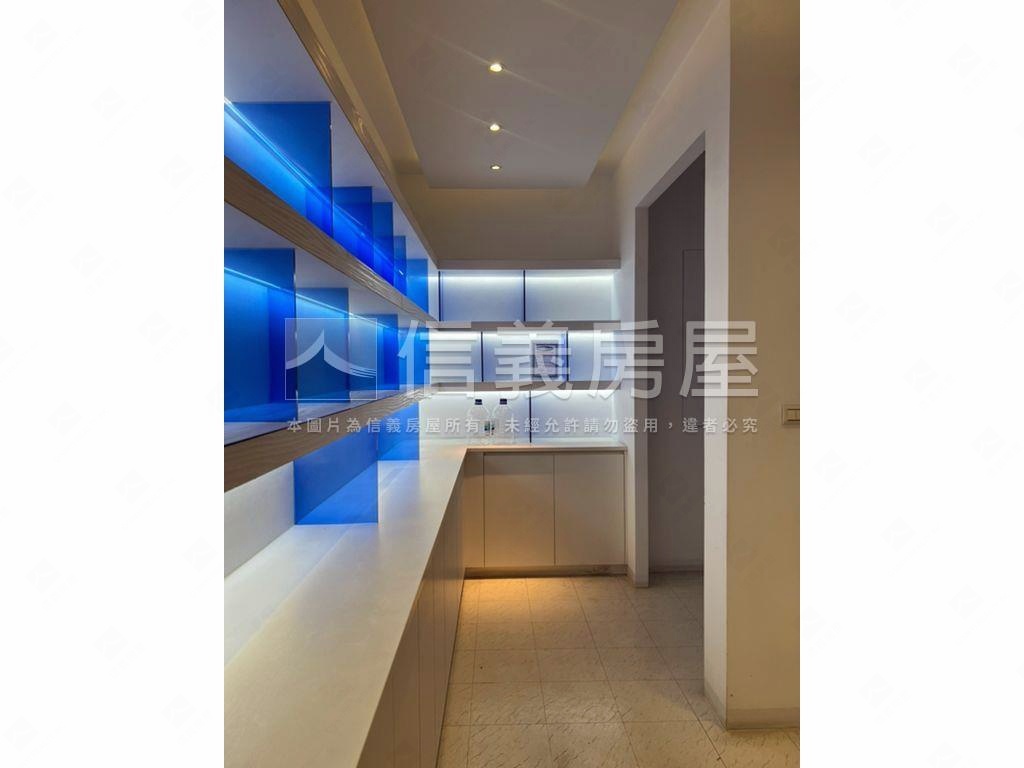 黎明路鑽石透店房屋室內格局與周邊環境