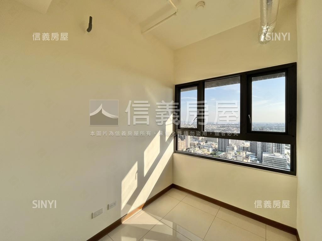 全新頂樓視野戶兩房平車房屋室內格局與周邊環境