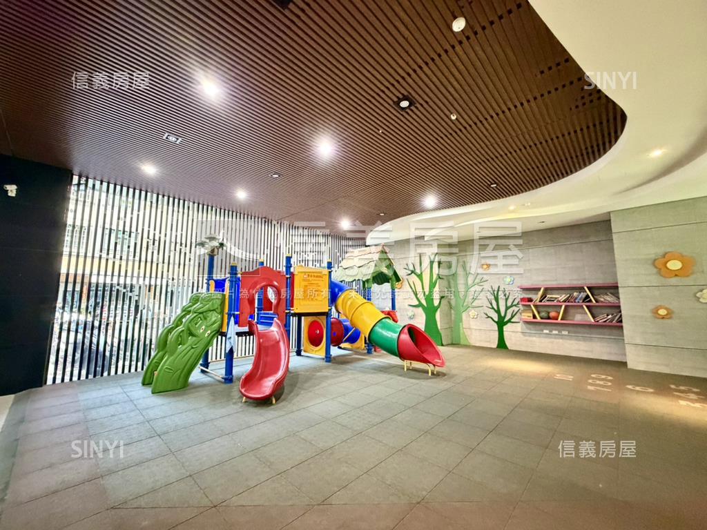 邊間採光質感大四房車位房屋室內格局與周邊環境