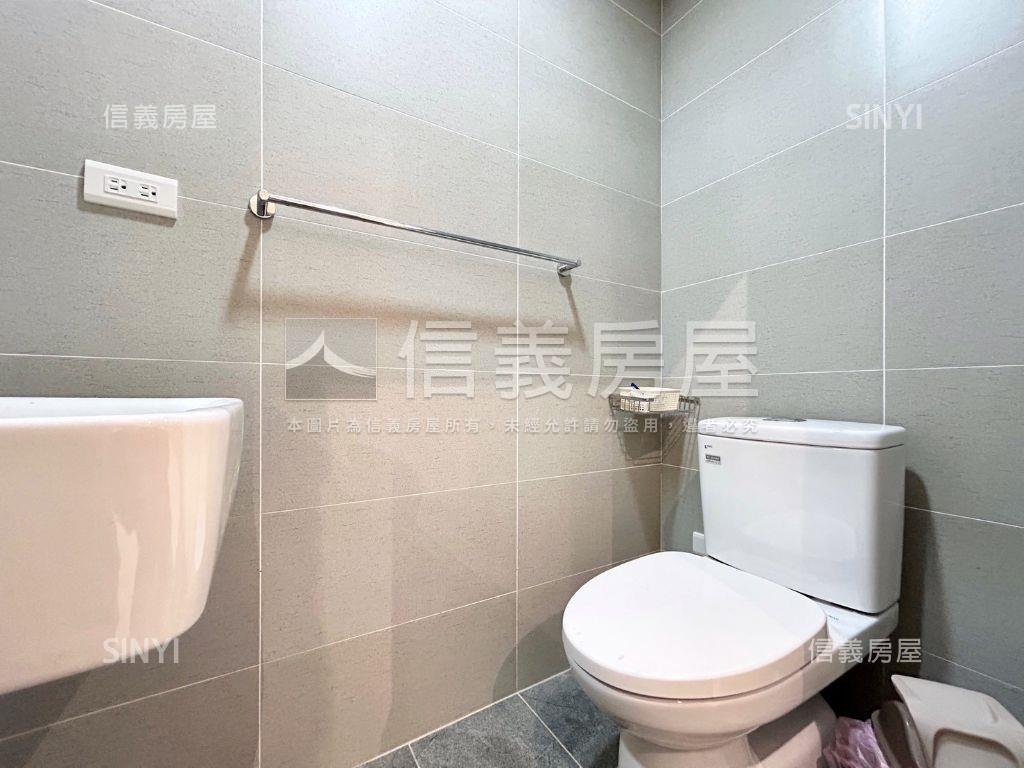 市區輕屋齡面公園視野兩房房屋室內格局與周邊環境