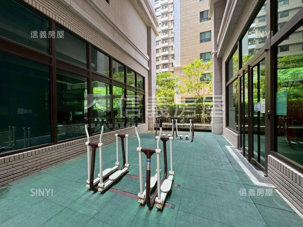 微笑城市高樓兩房平面車位房屋室內格局與周邊環境