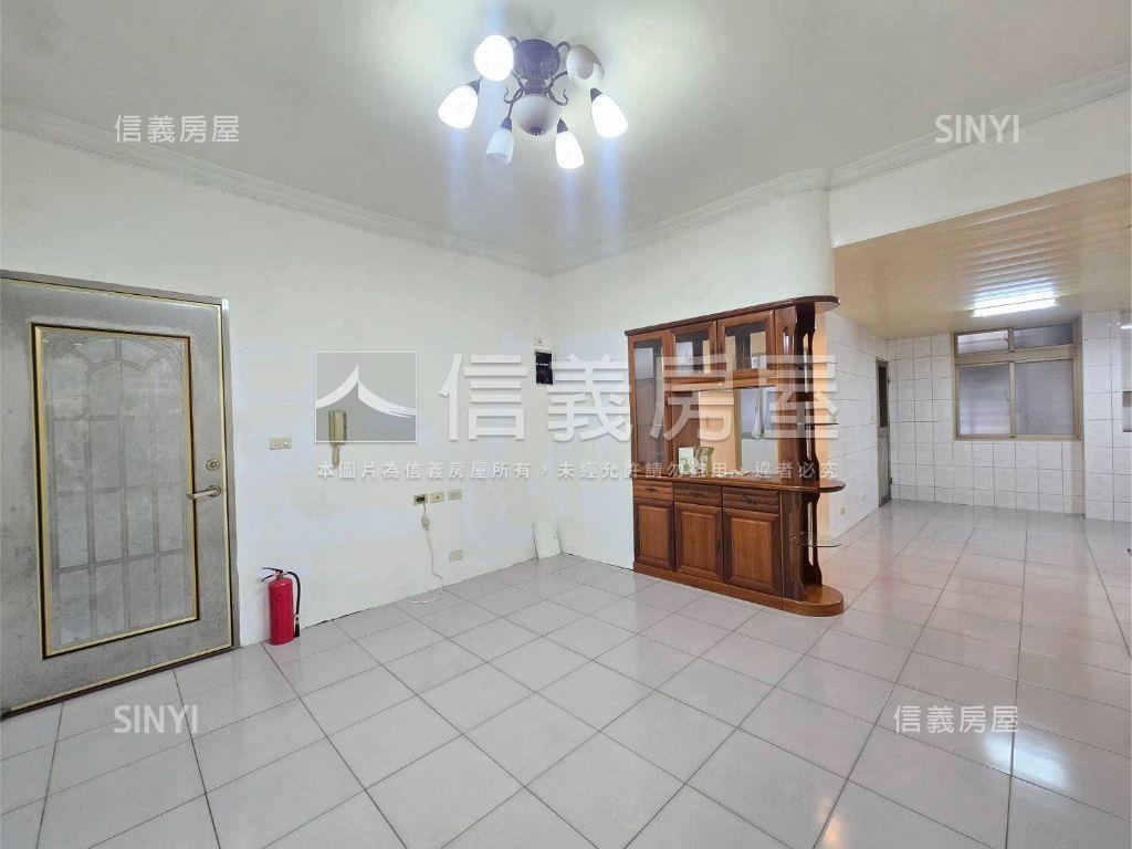 中正商圈方正三樓房屋室內格局與周邊環境