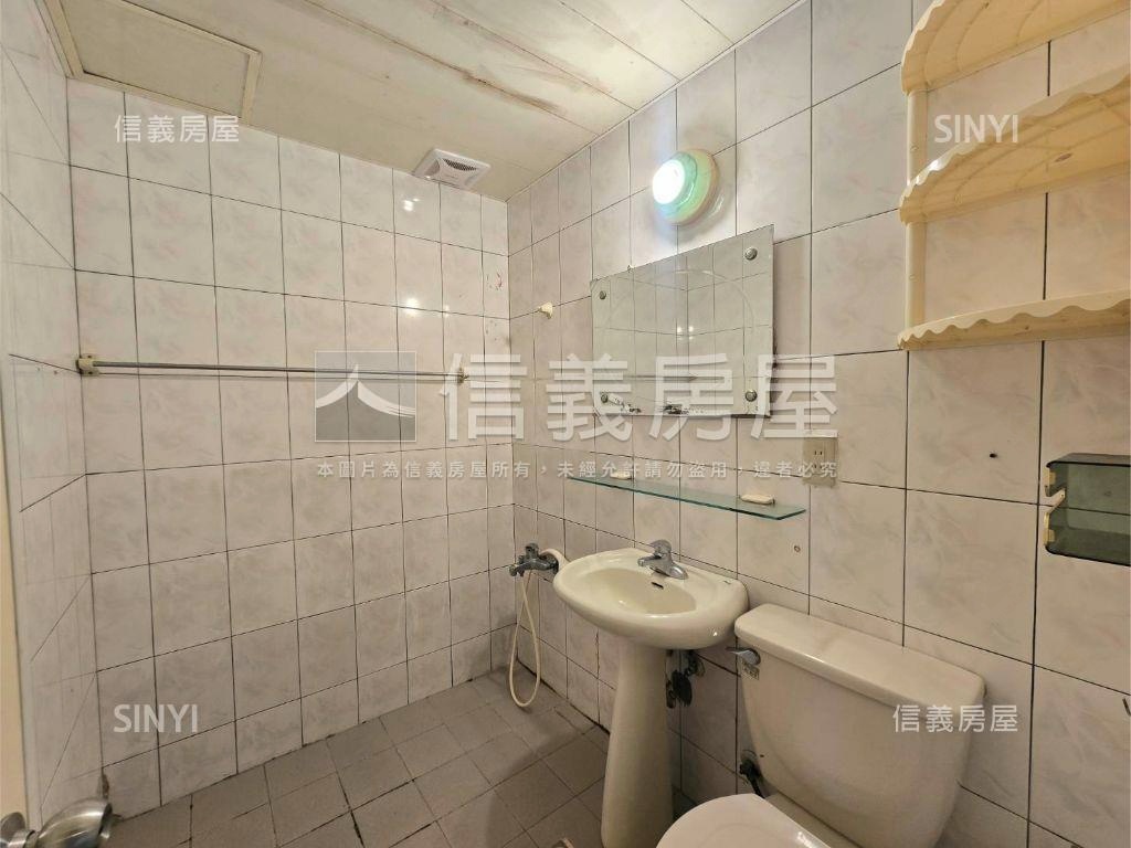 中正商圈方正三樓房屋室內格局與周邊環境