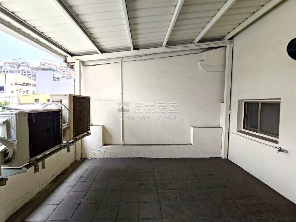 火車站商圈正路騎樓美透店房屋室內格局與周邊環境