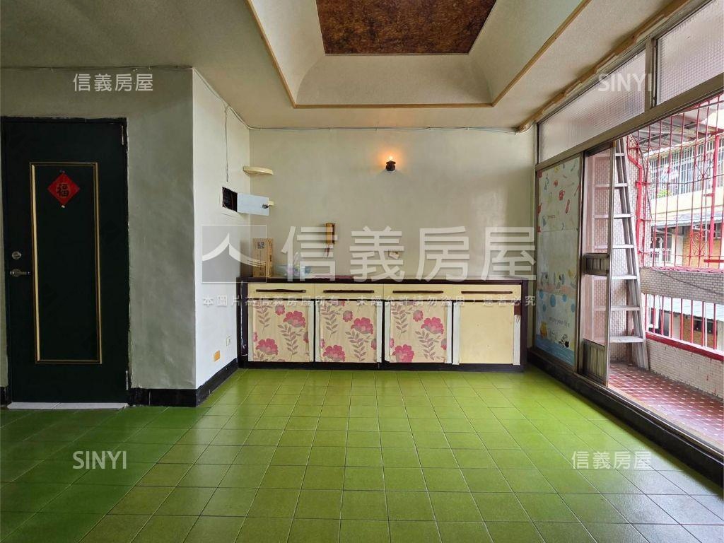 五甲商圈近捷運機能美宅房屋室內格局與周邊環境