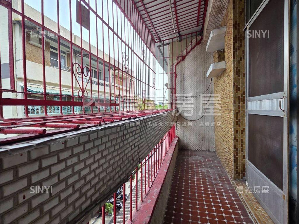 五甲商圈近捷運機能美宅房屋室內格局與周邊環境