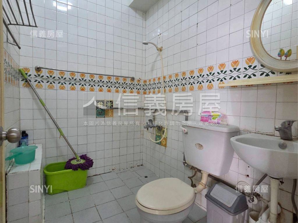 五甲商圈近捷運機能美宅房屋室內格局與周邊環境