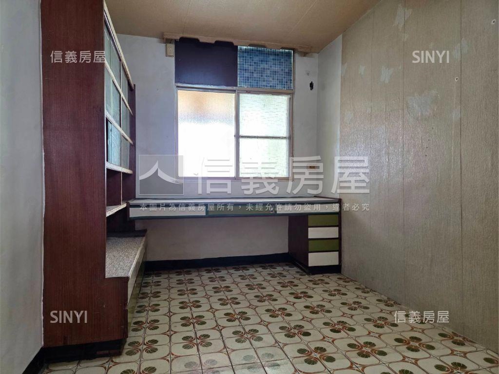 五甲商圈近捷運機能美宅房屋室內格局與周邊環境