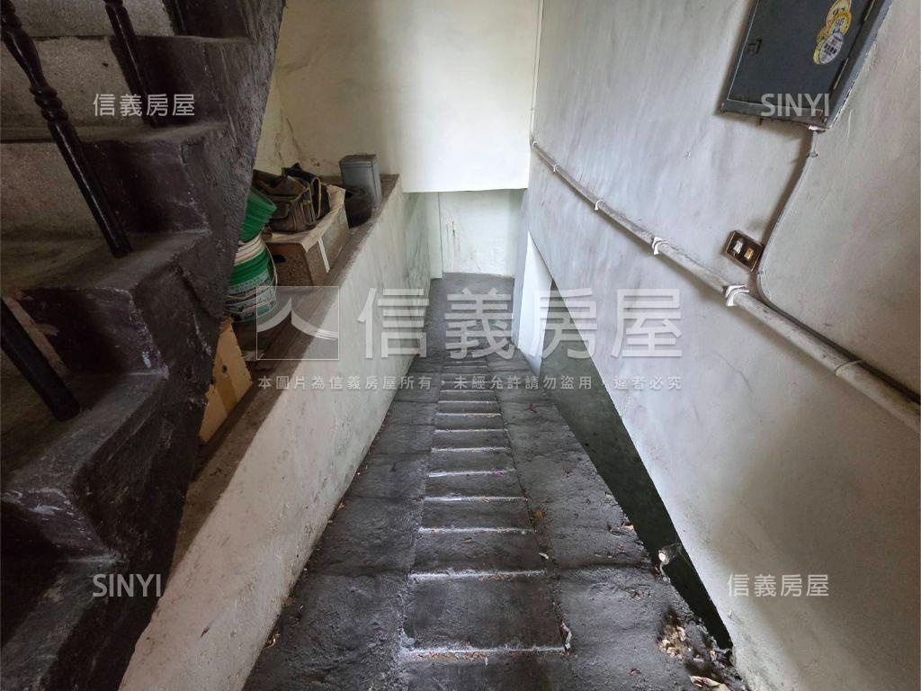 五甲商圈近捷運機能美宅房屋室內格局與周邊環境