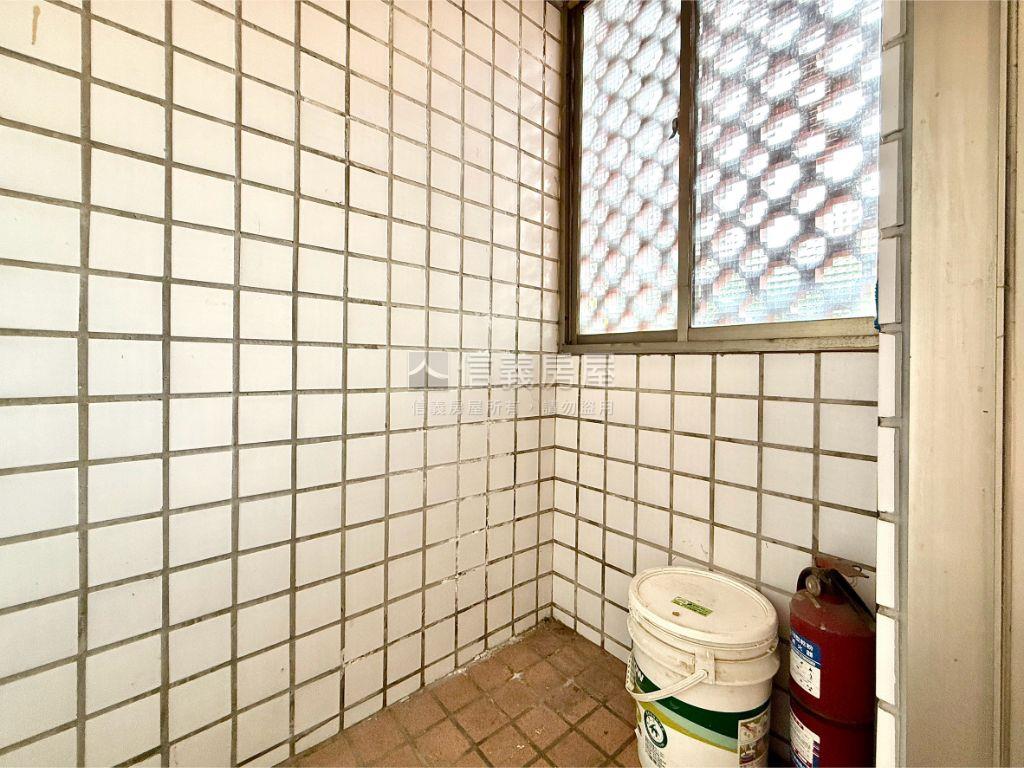 太原路大面寬金店面房屋室內格局與周邊環境