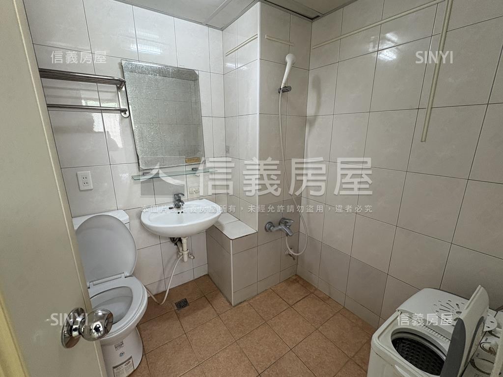 國美館靜巷收租四套公寓房屋室內格局與周邊環境