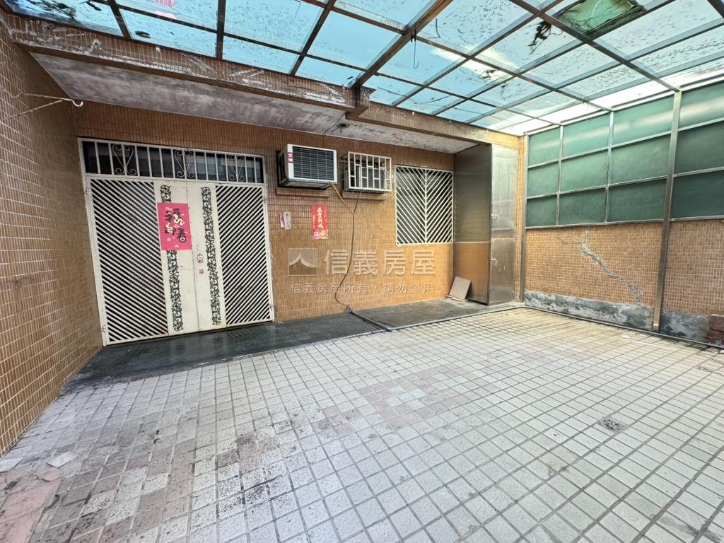 港墘稀有一樓停車方便房屋室內格局與周邊環境