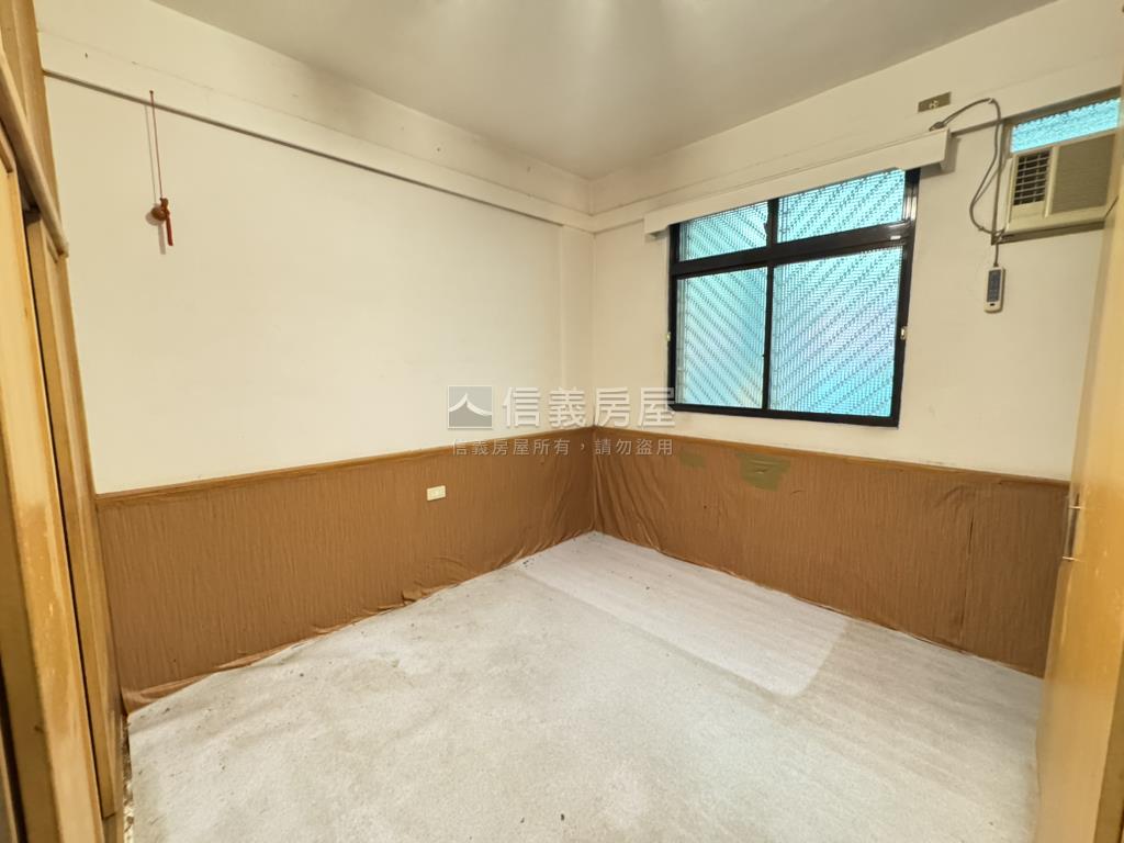 港墘稀有一樓停車方便房屋室內格局與周邊環境
