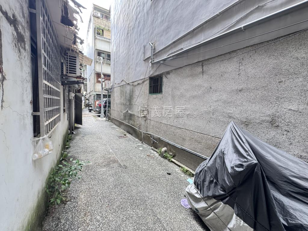 港墘稀有一樓停車方便房屋室內格局與周邊環境