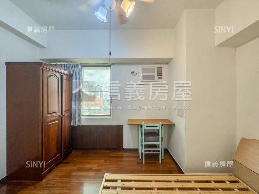 近Ｒ１４巨蛋邊間美三房房屋室內格局與周邊環境