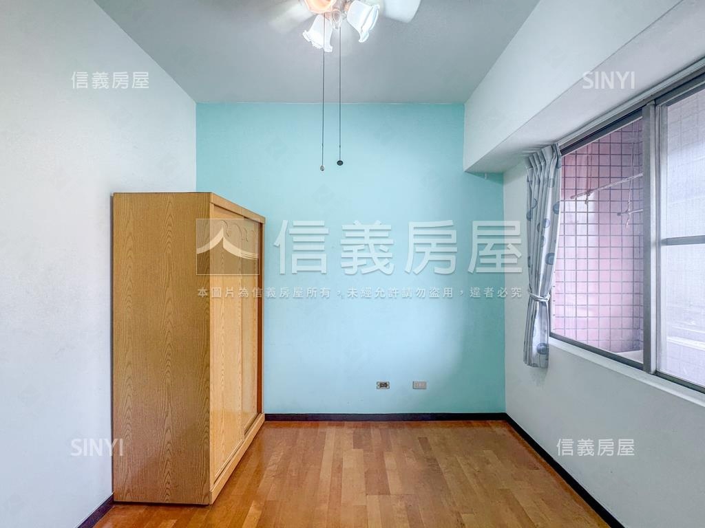 近Ｒ１４巨蛋邊間美三房房屋室內格局與周邊環境
