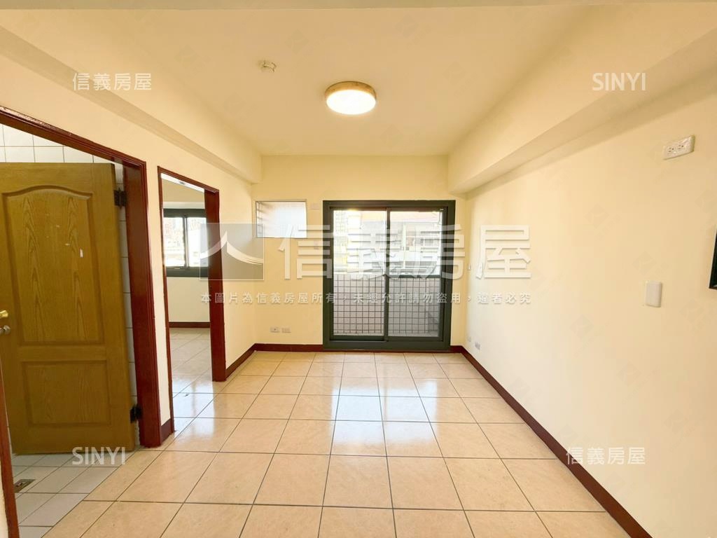 近興大有整理兩房坡道車位房屋室內格局與周邊環境