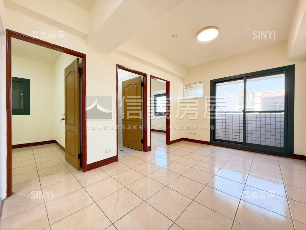 近興大有整理兩房坡道車位房屋室內格局與周邊環境