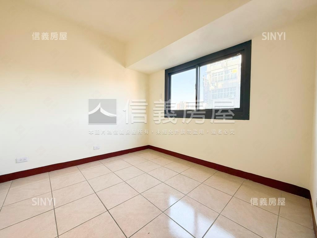 近興大有整理兩房坡道車位房屋室內格局與周邊環境