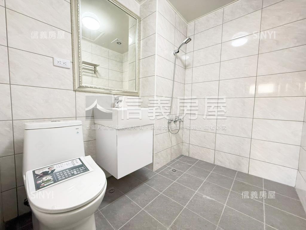 近興大有整理兩房坡道車位房屋室內格局與周邊環境