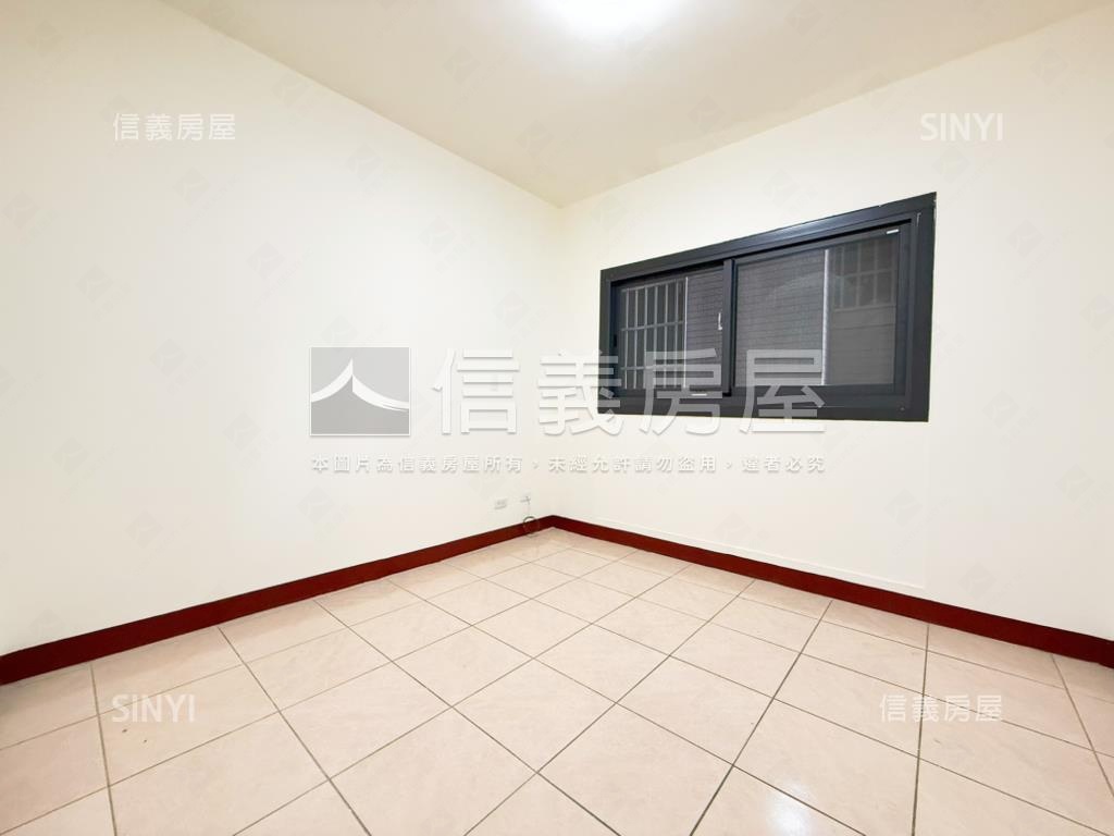 近興大有整理兩房坡道車位房屋室內格局與周邊環境