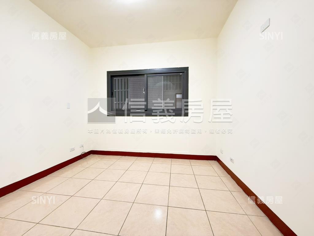 近興大有整理兩房坡道車位房屋室內格局與周邊環境