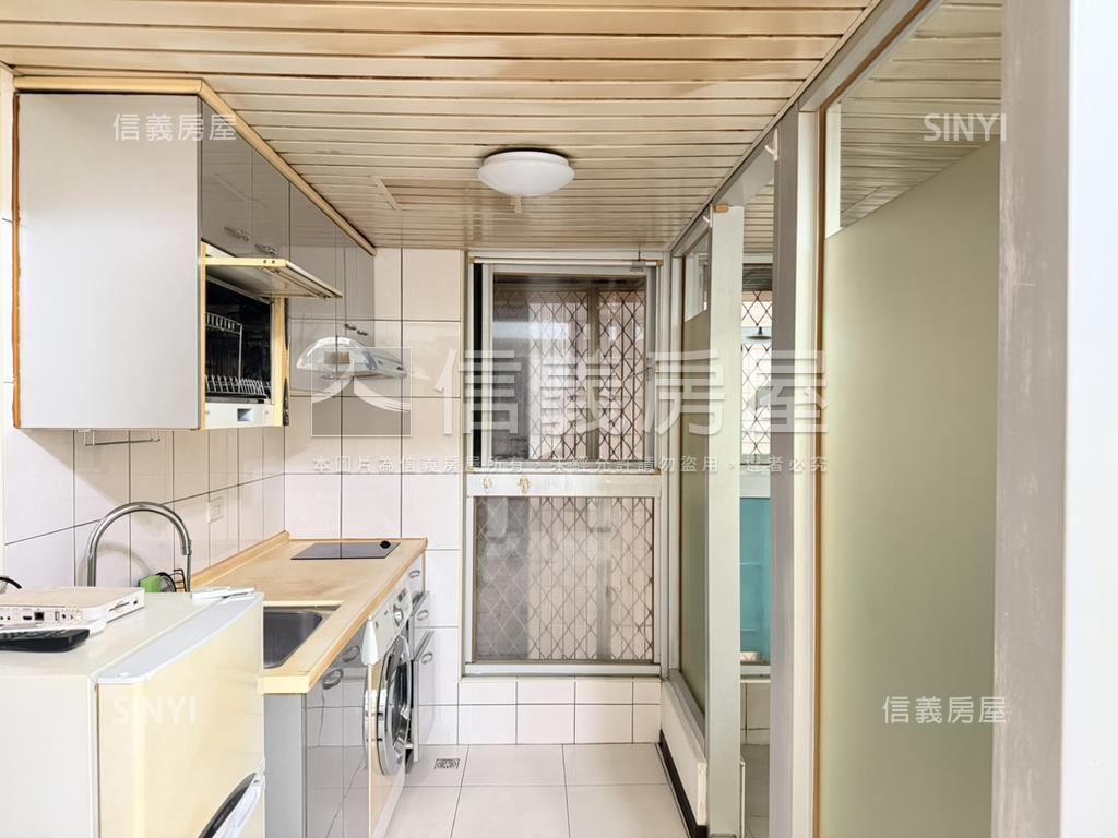 三重國小捷運站白金賞套房房屋室內格局與周邊環境