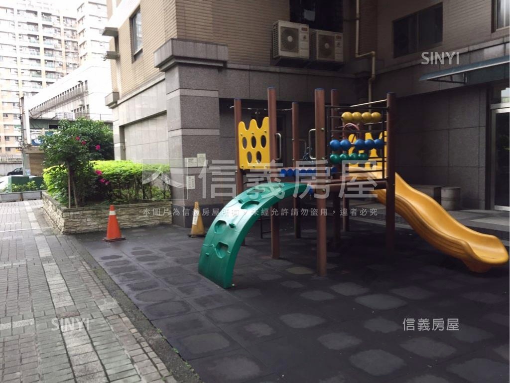 慈安首璽７樓拎包入住房屋室內格局與周邊環境