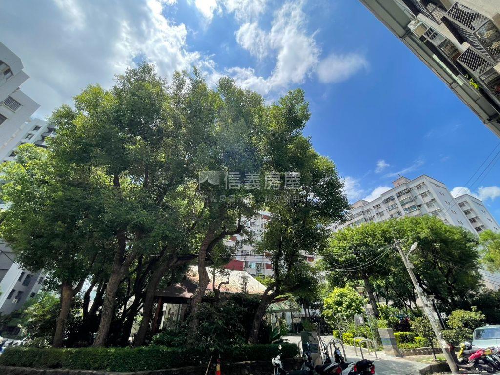 太子清風樓次頂樓四房平車房屋室內格局與周邊環境