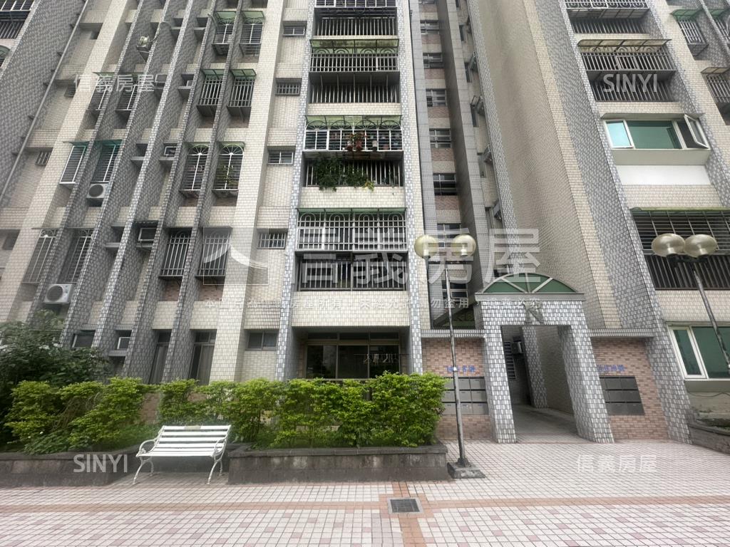 面中庭➋➍⓿⓿凌雲五村房屋室內格局與周邊環境