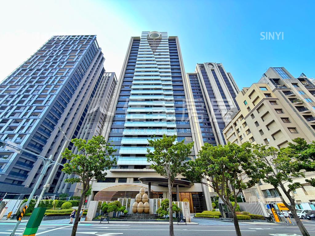 京城鉅誕｜泳池奢雅名邸房屋室內格局與周邊環境