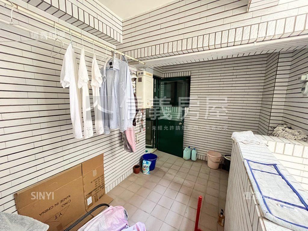 近美術館山景三房平車房屋室內格局與周邊環境